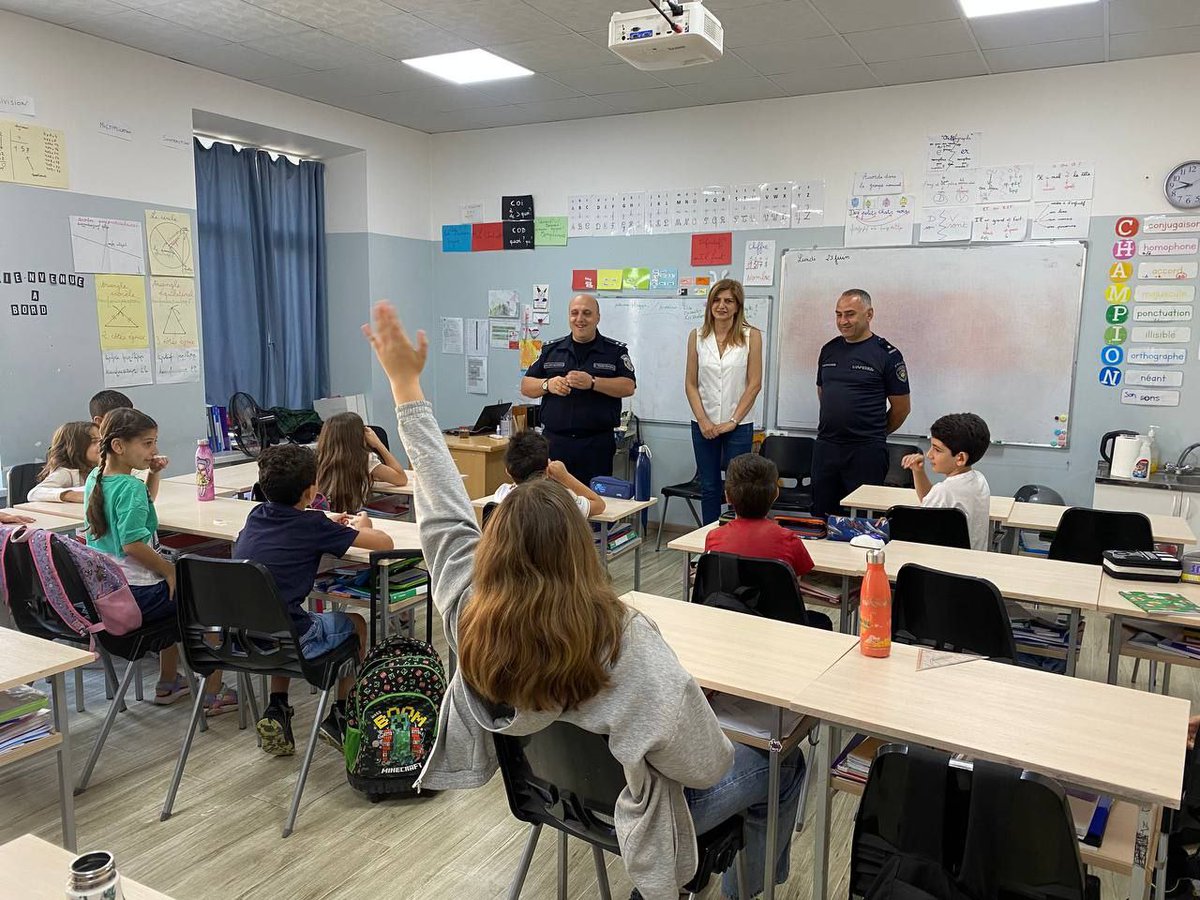 UnionOperatorAM's tweet image. Another meeting was held at the  French School Anatole France on children&apos;s safety—both in the real and online world. The session was conducted by E.Petrosyan, Head of the Professional Methodological Support Dpt of the RA Ministry of Internal Affairs’ Community Police Directorate