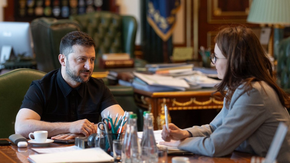 Провів зустріч із першою віцепремʼєр-міністеркою Юлією Свириденко. Була доповідь про виконання домовленостей із європейськими та американськими партнерами щодо підтримки України, які були досягнуті в межах конференції з відновлення України, що відбулася нещодавно. Маємо