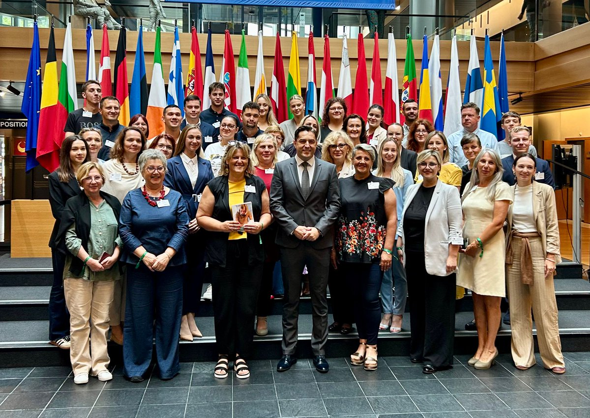 GRASSCEILING_EU's tweet image. Empowering rural women! Our Croatian Living Lab recently visited @Europarl_EN in Strasbourg, advocating for #genderequality and showcasing women innovators. Huge thanks to MEP Marko Vešligaj for his invaluable support in facilitating this vital visit! #RuralWomen #EUParliament