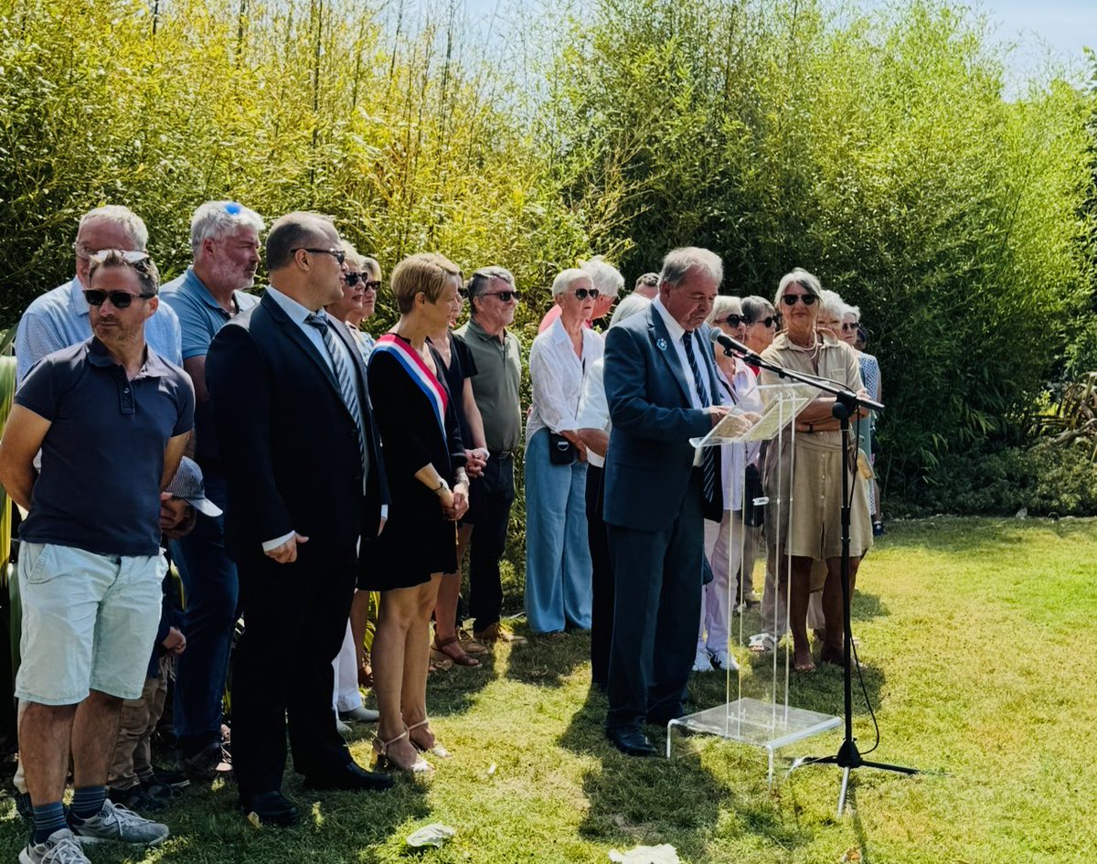 LGarnier44's tweet image. 🇫🇷 Cérémonies du 14 juillet sous le soleil de Pornichet ce matin. L’occasion de rappeler nos valeurs de Liberté, d’Égalité et de Fraternité aux côtés du maire, des élus du Conseil municipal, de nos forces de sécurité et des habitants et touristes venus nombreux aujourd’hui !