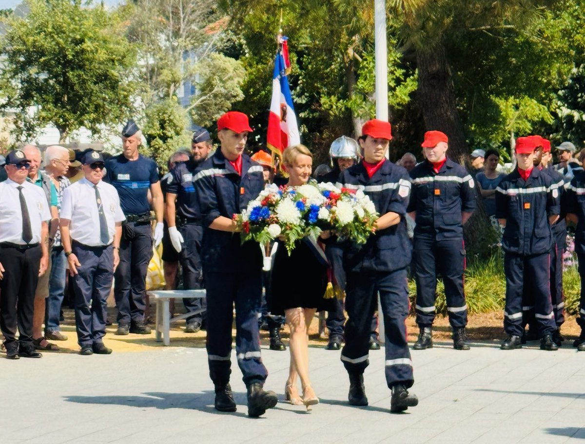 LGarnier44's tweet image. 🇫🇷 Cérémonies du 14 juillet sous le soleil de Pornichet ce matin. L’occasion de rappeler nos valeurs de Liberté, d’Égalité et de Fraternité aux côtés du maire, des élus du Conseil municipal, de nos forces de sécurité et des habitants et touristes venus nombreux aujourd’hui !