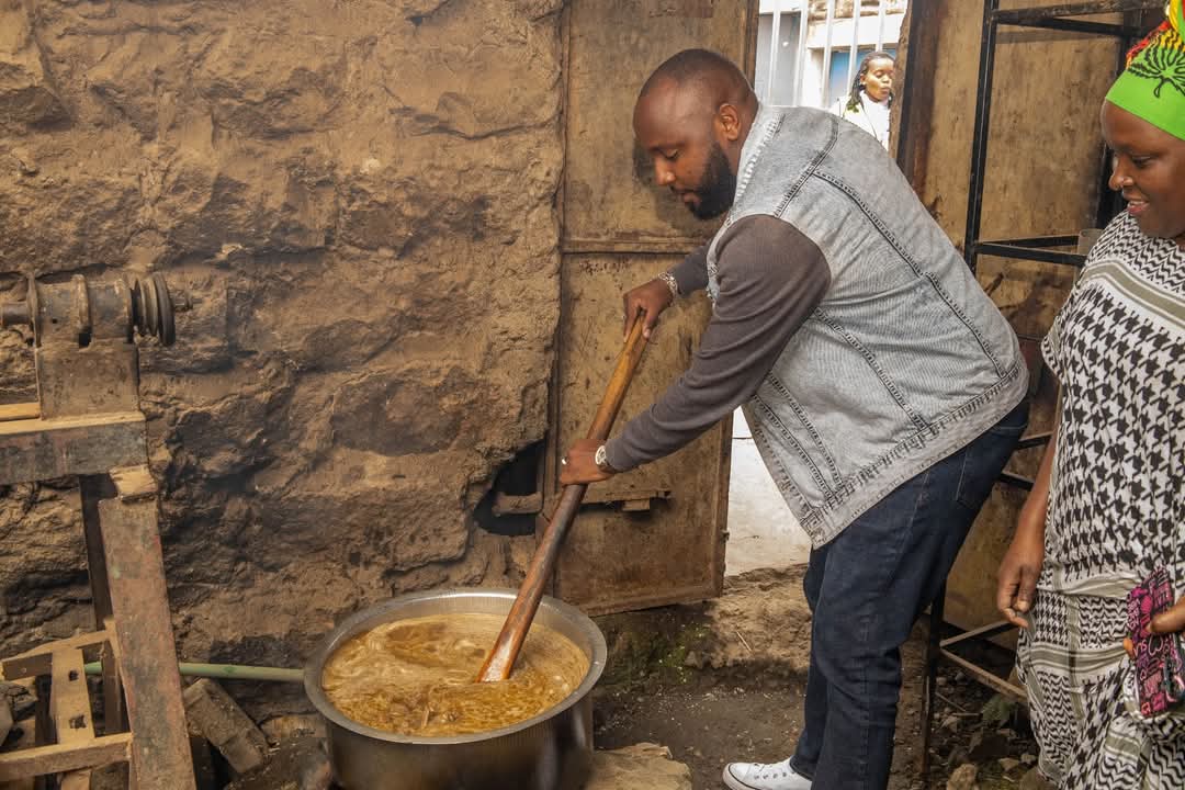 HonKKF's tweet photo. Yesterday I attended  a community initiative.
A heartfelt thank you  to @Cogwin1234  for the incredible UJIFEST and LUNCH activity.That brought us all together as partners and for turning a simple meal into a moment of dignity, warmth, and togetherness. 
#communitylove https://t.co/RgdNJuIuXi