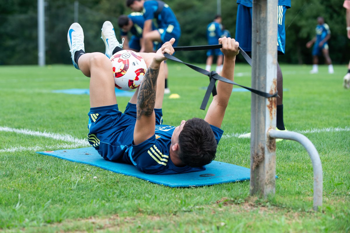 Cantera1926's tweet image. ¡𝐄𝐬𝐭𝐚𝐦𝐨𝐬 𝐝𝐞 𝐯𝐮𝐞𝐥𝐭𝐚!⚽️💙
#RealOviedoVetusta
#CanteraRO
#RealOviedo 🔵⚪️