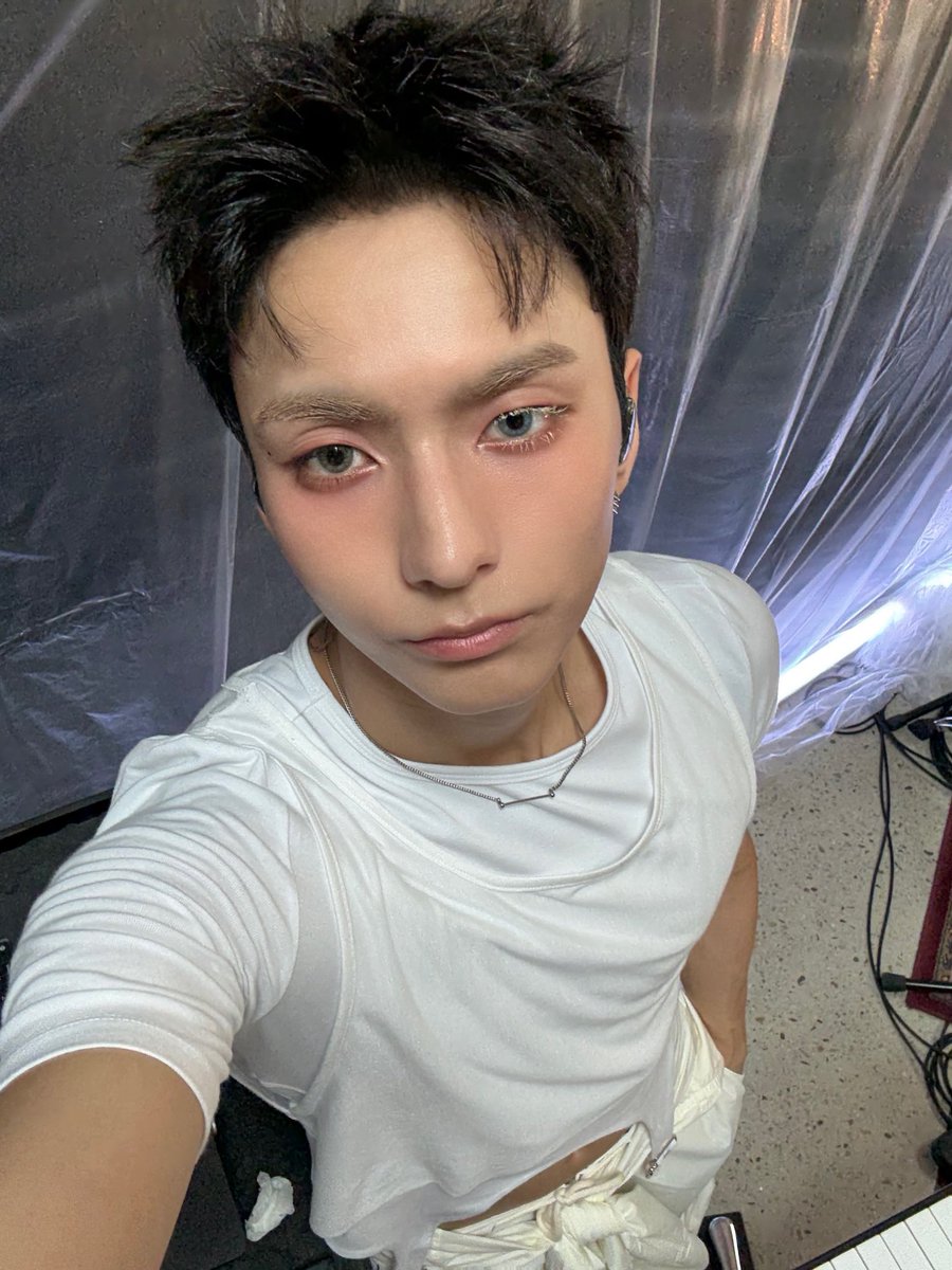 monodeeei's tweet photo. 컬러마스카라에 빡센스타일링 그대로하고 머리색만 바뀌엇는데 느낌이 또 달라서 너무좋음… ㅠㅠㅠㅠㅠㅠㅠㅠㅠ https://t.co/V8wdC6hakB