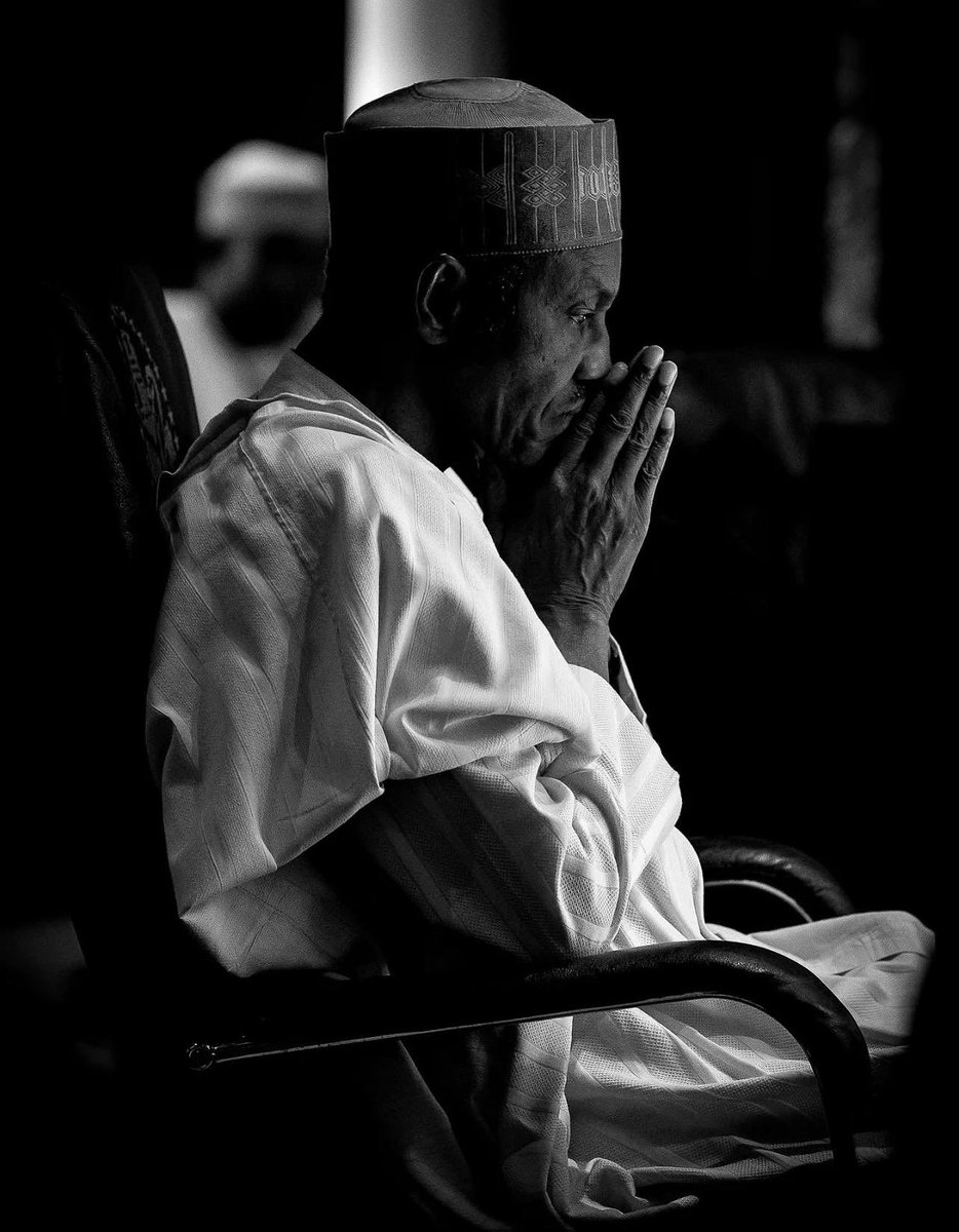 kfayemi's tweet image. FAYEMI MOURNS BUHARI, SAYS HE WAS A TENACIOUS LEADER MISUNDERSTOOD BY MANY
Dr Kayode Fayemi, the immediate-past Governor of Ekiti State and former Chairman of the Nigeria Governors’ Forum (NGF), has expressed deep sorrow over the death of former President Muhammadu Buhari, who…