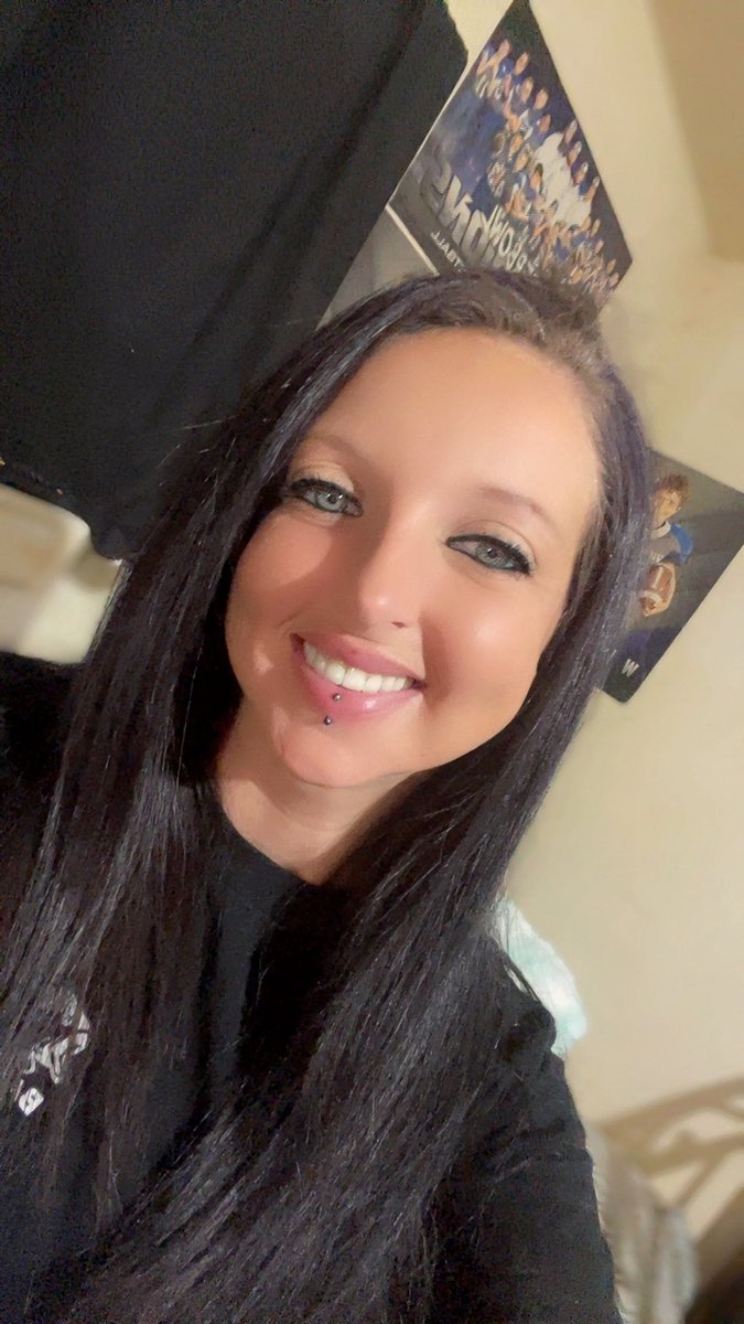MooreKayle10186's tweet photo. @FinDommes Send me money for the week🥰👑🩵 https://t.co/n9XJAEpkL7