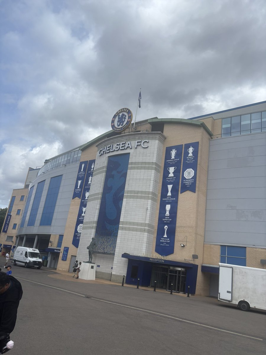 CFCDREM's tweet image. About last night, home of the champions of the WORLD💙 🥶