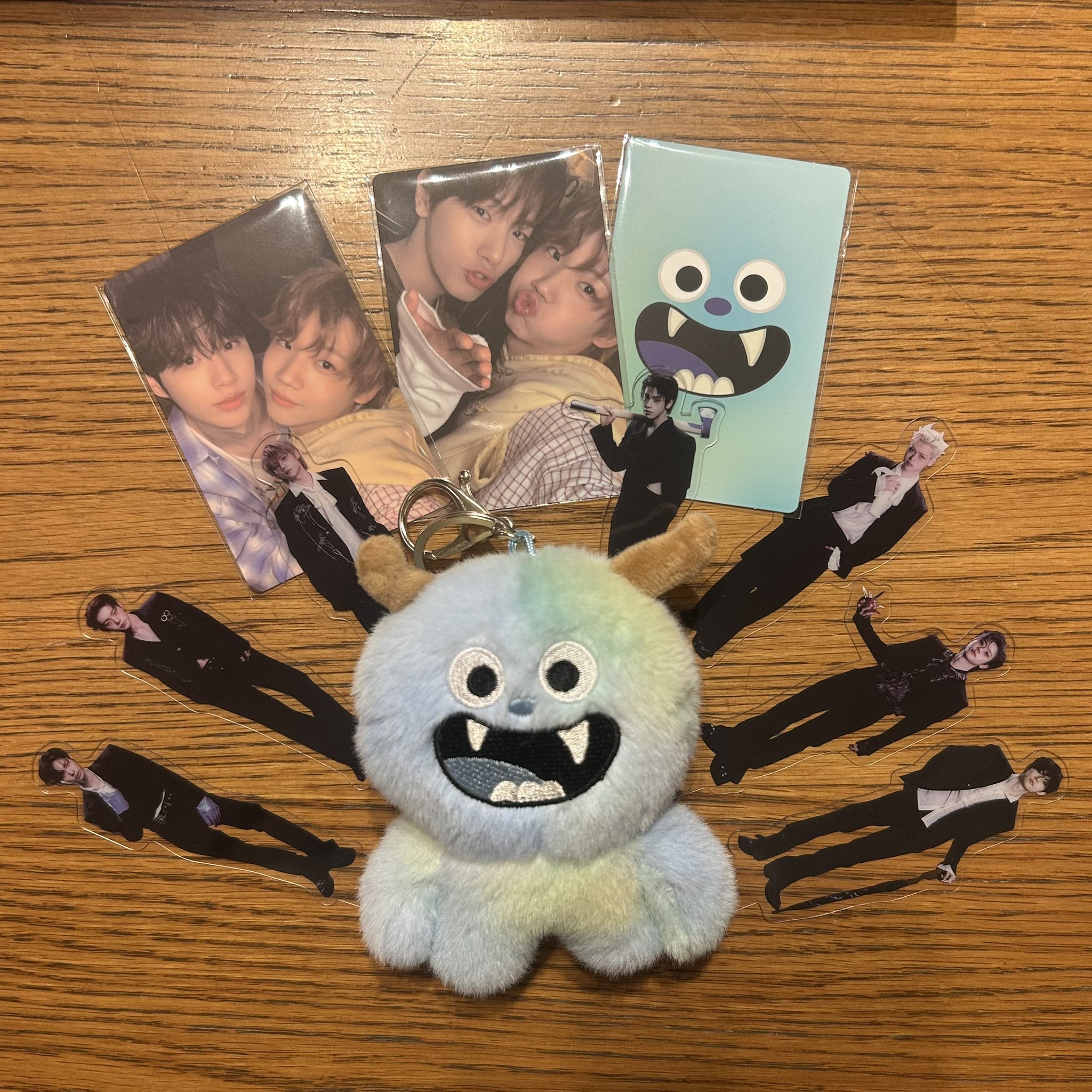 close your eyes クルティン ぬいぐるみ