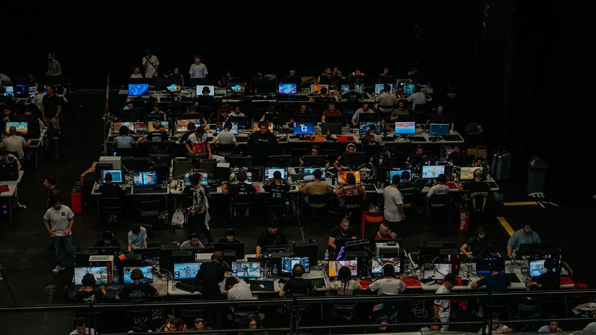 Over 🚀 (@overmaster2) on Twitter photo Comme chaque été j'ai le privilège d'être diffuseur officiel du tournoi VALORANT de la <a href="/HopLanSXB/">Hoplan by AEA</a> et c'est un moment vraiment important pour moi, pour représenter l'esport local de ma région !
Je suis vraiment très hype de retrouver les équipes ce week-end, on a vraiment du beau Comme chaque été j'ai le privilège d'être diffuseur officiel du tournoi VALORANT de la <a href="/HopLanSXB/">Hoplan by AEA</a> et c'est un moment vraiment important pour moi, pour représenter l'esport local de ma région !
Je suis vraiment très hype de retrouver les équipes ce week-end, on a vraiment du beau