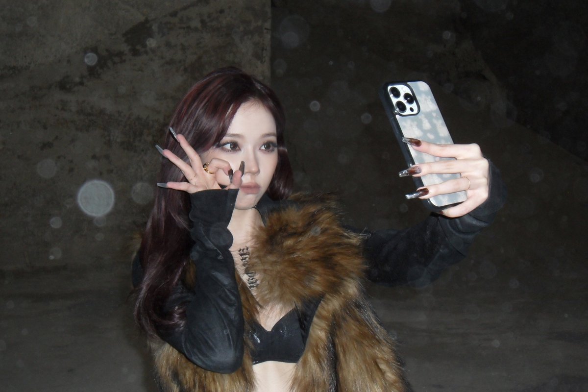 𝖂𝖔𝖗𝖐, 𝖜𝖔𝖗𝖐, 𝖜𝖔𝖗𝖐, 𝖜𝖔𝖗𝖐 ⛓️

#aespa #æspa #에스파 
#DirtyWork #aespaDirtyWork