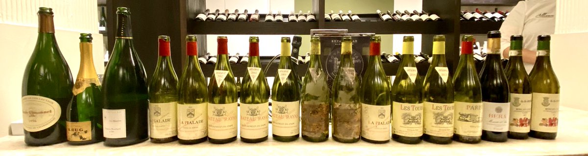 Un fantastique moment autour des vins d'E. Reynaud (Domaine des Tours, Parisy, Pialade, Fonsalette, Château Rayas)

A lire sur lapassionduvin.com/degustations-e…