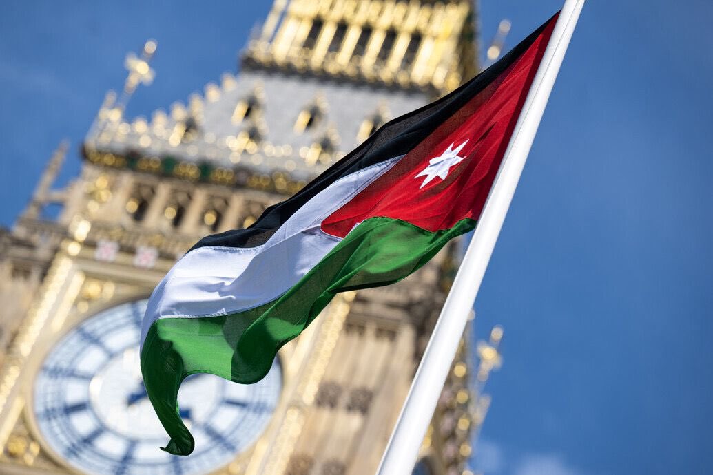 UKinJordan's tweet photo. استقبل رئيس مجلس العموم البريطاني🇬🇧 في #لندن الأسبوع الماضي رئيس مجلس النواب الأردني🇯🇴، والوفد المرافق له، والسفير لدى #المملكة_المتحدة منار دباس. 

تضمنت الزيارة حوارات متعمقة حول التعاون البرلماني🇯🇴🇬🇧، والعلاقات الثنائية الراسخة بين المملكة المتحدة و #الأردن. https://t.co/463JwBxR7P