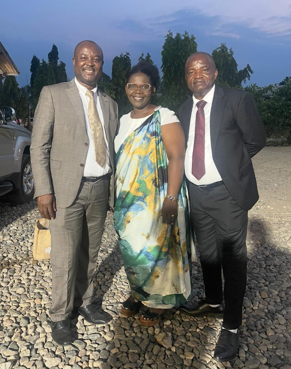 Mu c’amavukiro c’amata n’ubuki🇧🇮
Ubuzima buduhuza n’abantu batandukanye bukaducisha mu bihe bitandukanye kugira tuvyigiremwo.