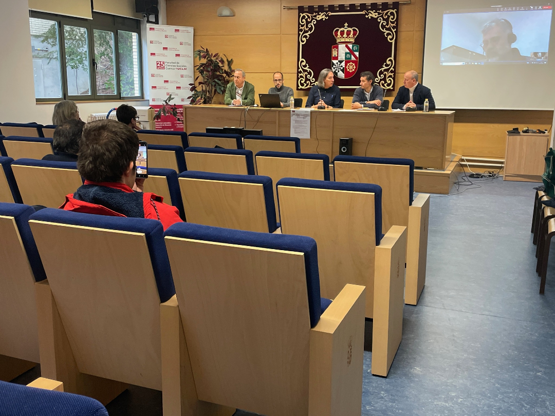 Nuestra Facultad está íntimamente ligada a la ciudad de #Cuenca, 
Participamos en el Proyecto de Investigación del Patrimonio Cultural: RECUPERACIÓN DEL YESO TRADICIONAL EN LA CONSERVACIÓN, RESTAURACIÓN Y REHABILITACIÓN (DE INMUEBLES) DEL CONJUNTO HISTÓRICO DE CUENCA Y SUS HOCES
