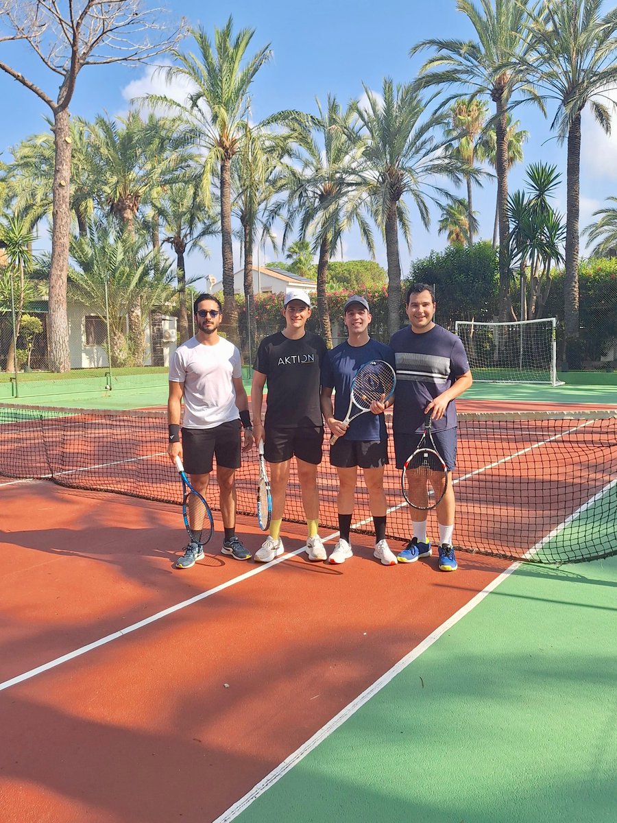 El viernes celebramos #AktionDay Summer Edition ☀️🏖️. 

Deporte, piscina, paellas y conversaciones sobre IA con nuestros partners. Un día de equipo inolvidable. 

¡Gracias #AktionTeam! 🙌