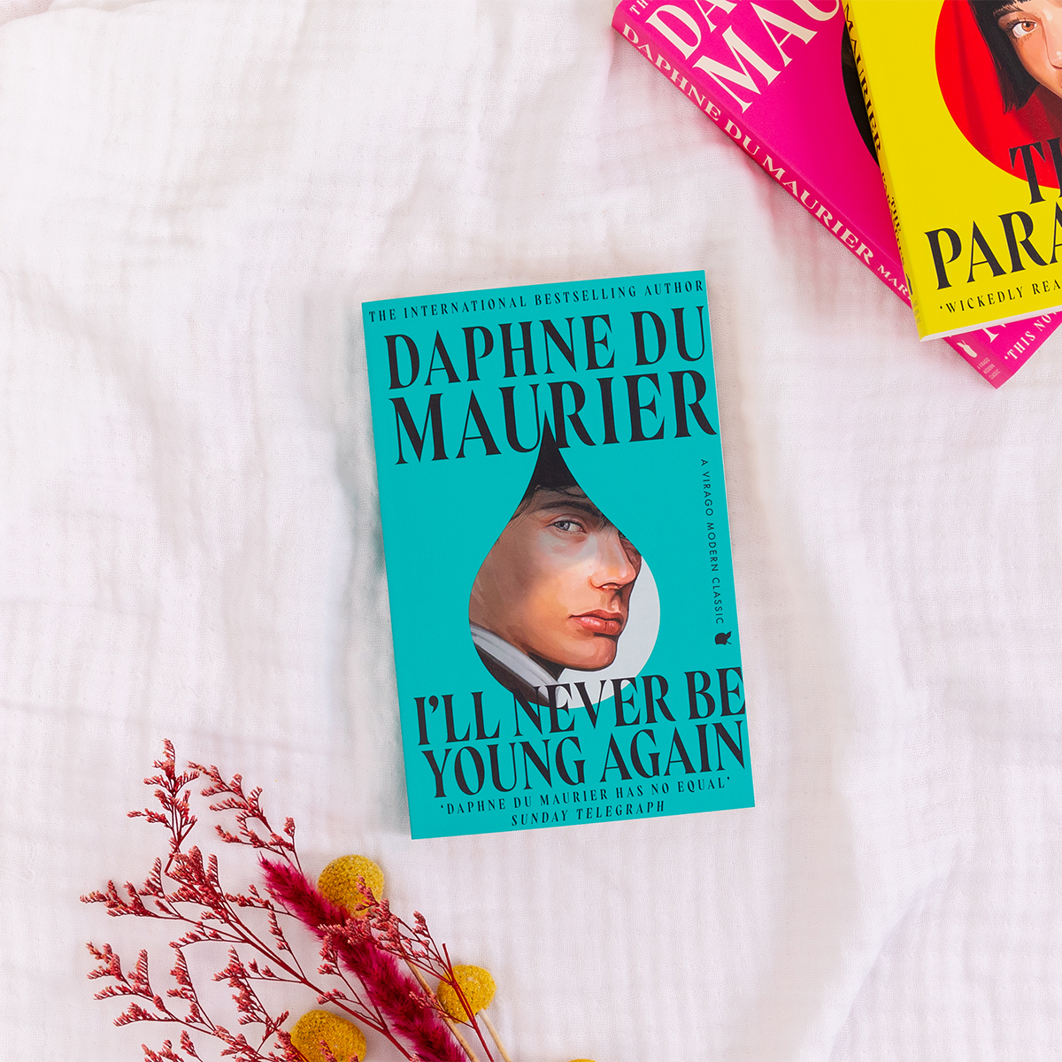 ViragoBooks's tweet image. '๐ฐ ๐๐๐๐๐๐๐ ๐๐ ๐๐๐๐๐๐ ๐ฐ ๐๐๐๐๐
๐๐๐๐๐ ๐๐๐, ๐๐๐
๐๐๐๐๐ ๐ฐ ๐๐๐๐๐๐
๐๐๐๐๐ ๐๐๐๐.'
A coming-of-age novel of adventure and love, ranging over 20th C Europe with an introduction by Elaine Dundy.
Publishing 24 July ๐ญ
#DiscoverduMaurier