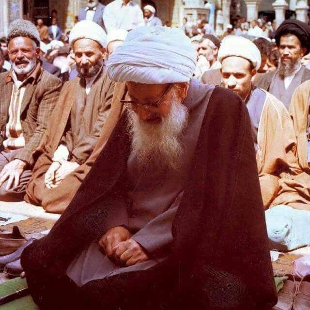 Ansar14_'s tweet photo. 🔹تحقيقٌ حول سند زيارة عاشوراء والزيارة الجامعة

🔸آية الله العظمى الشيخ 
الوحيد الخراساني " حفظه الله " :

- [ اعتقادنا صحّة سند الزيارة المشهورة بزيارة عاشوراء ، وكذلك الزيارة المشهورة بالزيارة الجامعة ، والمرويّة في كتب أدعية الشيعة المعتمدة ، فإنّنا - فضلًا عن صحة سندهما - نرى قطعية صدورهما ، بل أقولها صراحة إنّ المناقشة في سند هاتين الزيارتين ناشٍ عن الجهل وعدم العلم ]¹ .

———————————————
1 . التكفير في ضوء الفقه الشيعي - ص ٤٠ | 📚