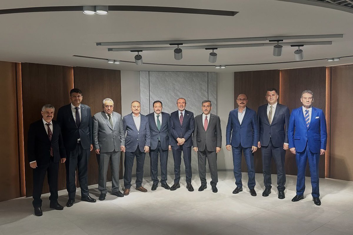 Mustafa N.ALBAYRAK (@mustafanalbayr1) on Twitter photo Milliyetçi Hareket Partisi Genel Başkan Yardımcımız ve Ankara Milletvekilimiz Sayın Yaşar Yıldırım Beyefendi Genel Merkez binamızda yeni çalışma ofisimizi ziyaret ederek hayırlı olsun dileklerini ilettiler bizlere her zaman desteklerini hiç esirgemeyen Değerli Başkanımıza Milliyetçi Hareket Partisi Genel Başkan Yardımcımız ve Ankara Milletvekilimiz Sayın Yaşar Yıldırım Beyefendi Genel Merkez binamızda yeni çalışma ofisimizi ziyaret ederek hayırlı olsun dileklerini ilettiler bizlere her zaman desteklerini hiç esirgemeyen Değerli Başkanımıza