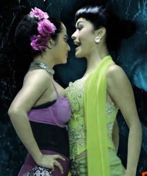 strawbiesqueeze's tweet image. it's giving