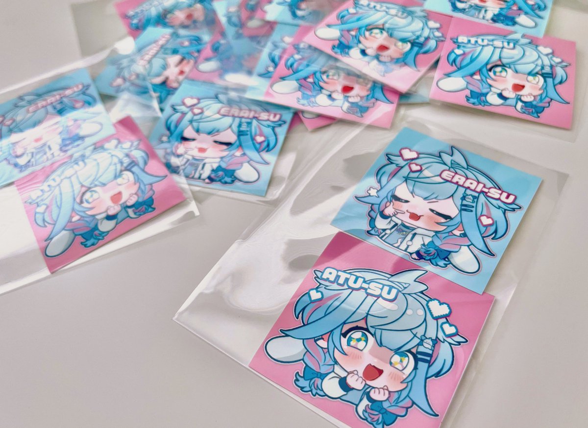 nishiao_art's tweet image. ニシアオグッズについて
お届けお待たせしてすみません🙇♂️
トレカなのですが業者変更により
少々仕様が変わりましたので
お詫びにカードをGETしてくれた方全員に
えらいすう&圧すうのミニステッカーを
おまけとしてお付けします!
到着まで今しばしお待ち下さいませ~!