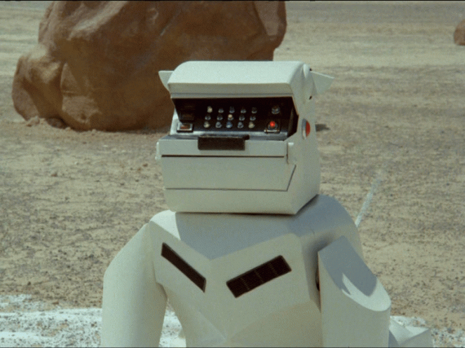 We review THE HUMANOID! Not the coolest robot in cinema. youtube.com/watch?v=yXoHTR…