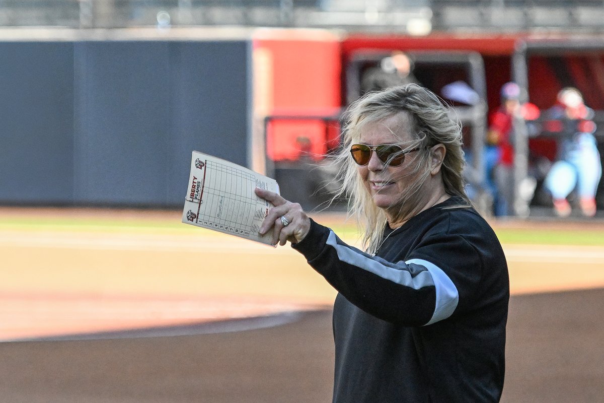 Liberty has seen success pretty much across the board in its 20 NCAA Division I Sports. Are any coaches feeling some heat? Our annual check-in (Club):
aseaofred.com/flames-coaches…