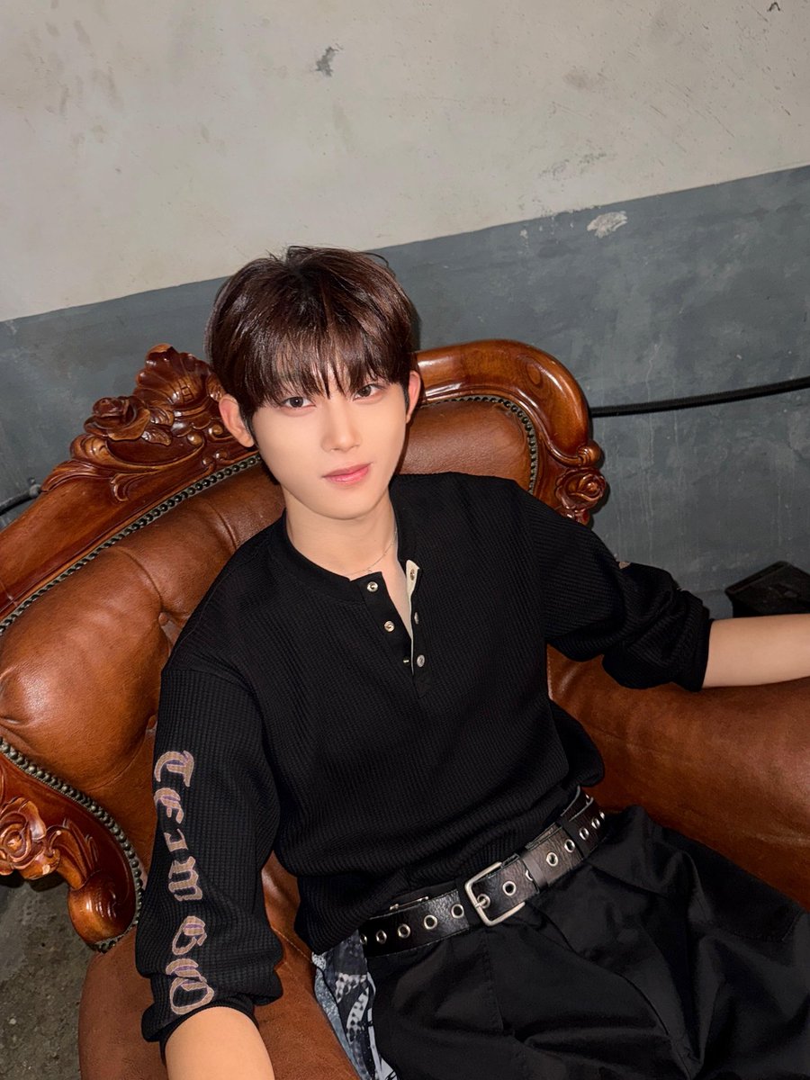 [#チェハンビン] エイッ 目で制圧する!!
#THEWIND #The_Wind