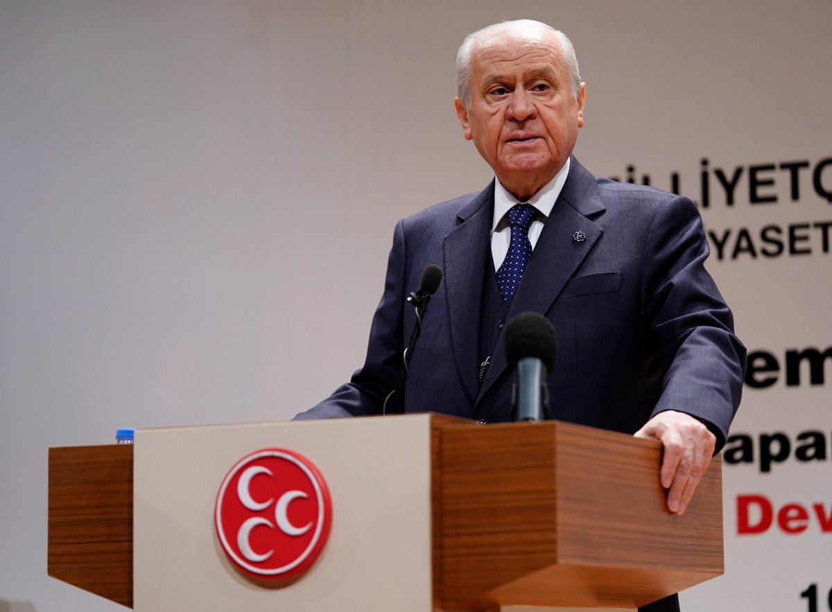 Anadolu coğrafyasındaki varlığımızın mazisi aynı zamanda vatan ve millet şuurunun milli birlik ruhuyla bayraklaşmasının medarı ve mevhibesidir.

Malazgirt Zaferi sadece bir yurt kapısı değil, bunun de fevkinde muktedir bir istikbal yolu açmış, muasır bir medeniyet yolculuğu