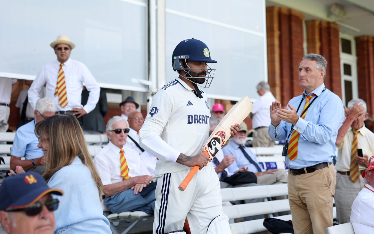 112/8 at Lunch on Day 5  

Target: 193 | Need: 81 runs  

Jadeja fighting alone as Woakes removes Reddy at the stroke of lunch! 🏏

England 2 wickets away from sealing it at Lord's.  
India clinging to hope...  

#INDvENG #WTCFinal #TeamIndia #Jadeja #nitishkumarreddy #LordsTest