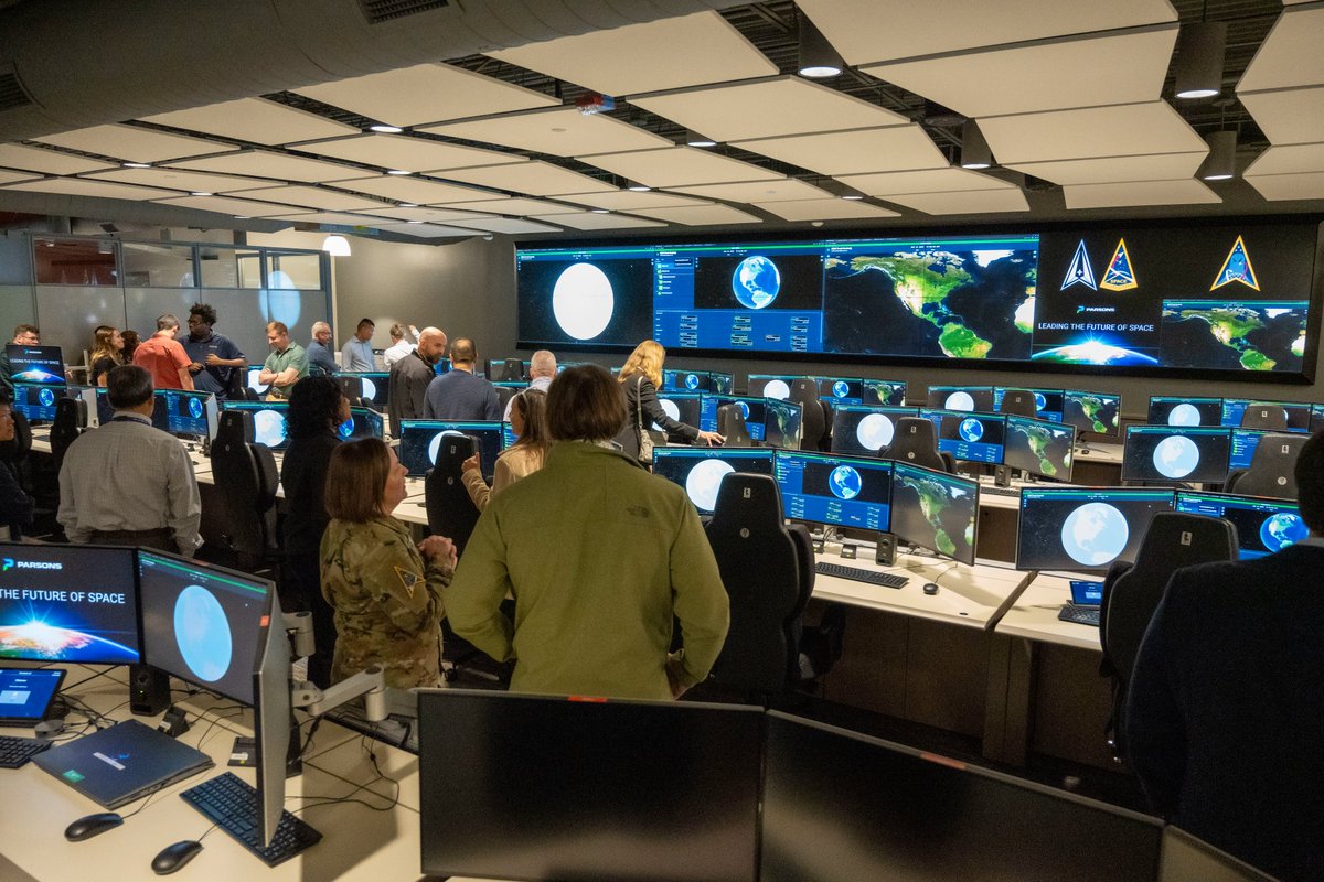 Armed with Science (@armedwscience) on Twitter photo The heart of resilient missile warning & tracking.
A new <a href="/USSF_SSC/">Space Systems Command</a> center in Boulder, Colo., is enabling Guardians to monitor space-based sensors & make rapid, data-driven decisions to enhance missile warning & threat responses for the joint force: spaceforce.mil/News/Article-D… The heart of resilient missile warning & tracking.
A new <a href="/USSF_SSC/">Space Systems Command</a> center in Boulder, Colo., is enabling Guardians to monitor space-based sensors & make rapid, data-driven decisions to enhance missile warning & threat responses for the joint force: spaceforce.mil/News/Article-D…