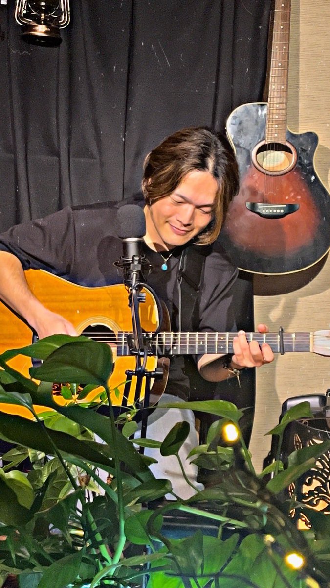 NAOKINO1203's tweet photo. Border's Rebootライブ
ご観覧の皆様ありがとうございました！
2部構成全16曲。
精魂込めてお届け。

突如スタートした月１ソロライブも
気づけば来月で2周年。
次回は8/9（土）20:00〜。

暑い日は続くけど、幸せ見つけながら今を愉しんでいきましょ✨

#白楽駅 #六角橋 #BordersReboot https://t.co/07BmH3ENMu
