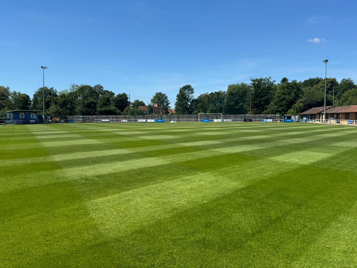 takeley_fc's tweet image. 🔵 How Beautiful Is The Pitch Looking As We Near The Start Of The League Season Massive Thanks To @grasslad For His Continued Work On Our Ground ⚪️