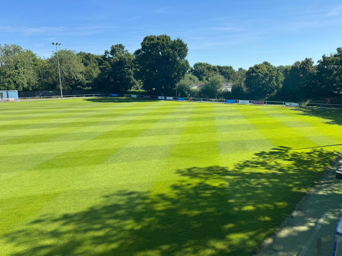takeley_fc's tweet image. 🔵 How Beautiful Is The Pitch Looking As We Near The Start Of The League Season Massive Thanks To @grasslad For His Continued Work On Our Ground ⚪️