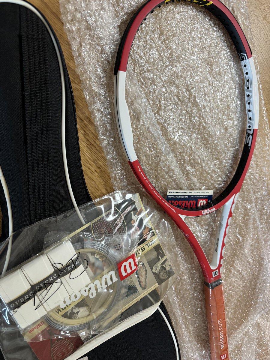 フェデラーファンからすると、かなりのお宝じゃないかな✨ Wilson プロ