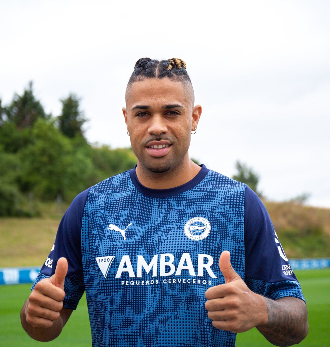 renaldinhos's tweet image. 