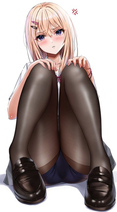 夏でも鉄壁防御の楓ちゃん
それでも覗いたら怒られます😡 