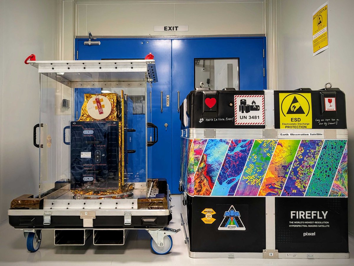 PixxelSpace's tweet image. 🚀 Delivered. Prepped. Launch-bound.
The final Firefly satellites have arrived at the launch site, marking the culmination of years of engineering, teamwork, and perseverance.
With three satellites already in orbit, this set completes the initial phase of our hyperspectral…