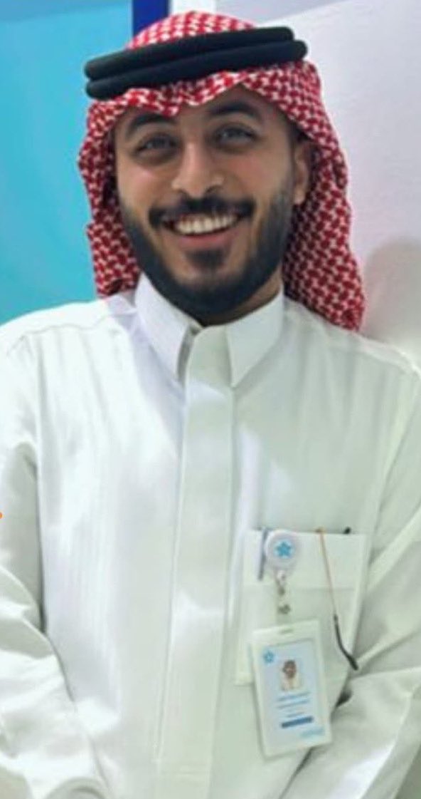 بكل فخر وامتنان، نشيد بالموقف الإنساني العظيم للدكتور أسامة سعود الجميل 
رئيس قسم الطوارئ بمستشفى الملك خالد بحائل
الذي تبرع بجزء من كبده لإنقاذ حياة طفلة رضيعة لا تربطه بها قرابة كانت تعاني من فشل كبدي حاد.
هذا هو الطب حين تحركه الرحمة والإنسانية حين تتجلى في أسمى صورها.
<a href="/iOs5i/">أسامة سعود الجميل.</a>