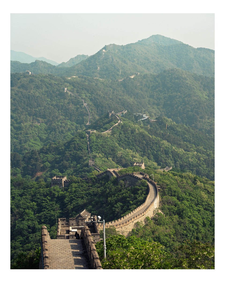 Maxcellens's tweet photo. Premiers pas sur une des merveilles du monde 🏰
Promenade entre la tour 1 et 14 sur la section de Mutianyu

#mutianyu #beijing #pekin #china #greatwall #thegreatwall #murallachina #iamtb #wanderlust #asia #travelasia #thetraveltag #lesfrançaisvoyagent #iamtb #lonelyplanet https://t.co/aEuKVo8oaK