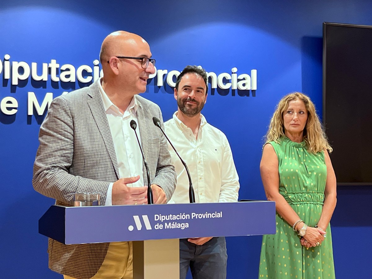 diputacionMLG's tweet photo. 🎊El municipio de #Comares celebra su XXIII Festival de #Verdiales con el apoyo de la @diputacionMLG.
📌Será el sábado 19 de julio en la Plaza Balcón de la #Axarquía, donde a partir de las 20.30 horas actuarán cinco pandas de los tres estilos.
🔗https://t.co/qLez2EvFh8 https://t.co/HryXYJGIuU
