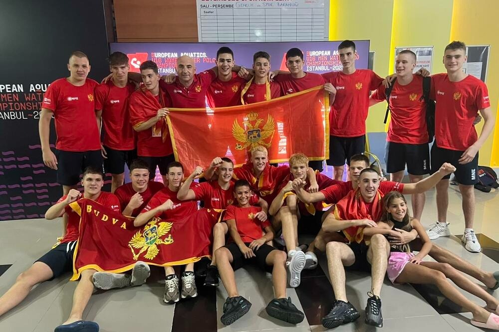JakovMilatovic's tweet image. Pred našim vaterpolom je blistava budućnost!
Čestitam U16 vaterpolo reprezentaciji Crne Gore na osvojenoj bronzanoj medalji na Evropskom prvenstvu!
Ova medalja potvrda je talenta i rezultat napornog rada, ali i najava velikih uspjeha koji su tek pred vama.
Bravo, momci!…