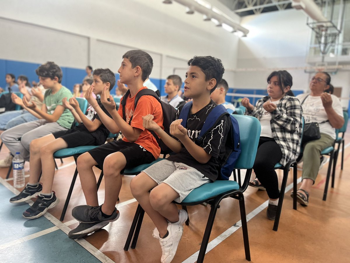 🇹🇷 15 Temmuz’u Unutmadık, Unutturmayacağız
Gençlik Merkezimizde gönüllü gençlerimizle birlikte 15 Temmuz hain darbe girişimini konu alan belgeseli izledik.
Vatan uğruna can veren aziz şehitlerimizi rahmet ve minnetle andık, dualarımızı eksik etmedik.

#15TemmuzDestanı