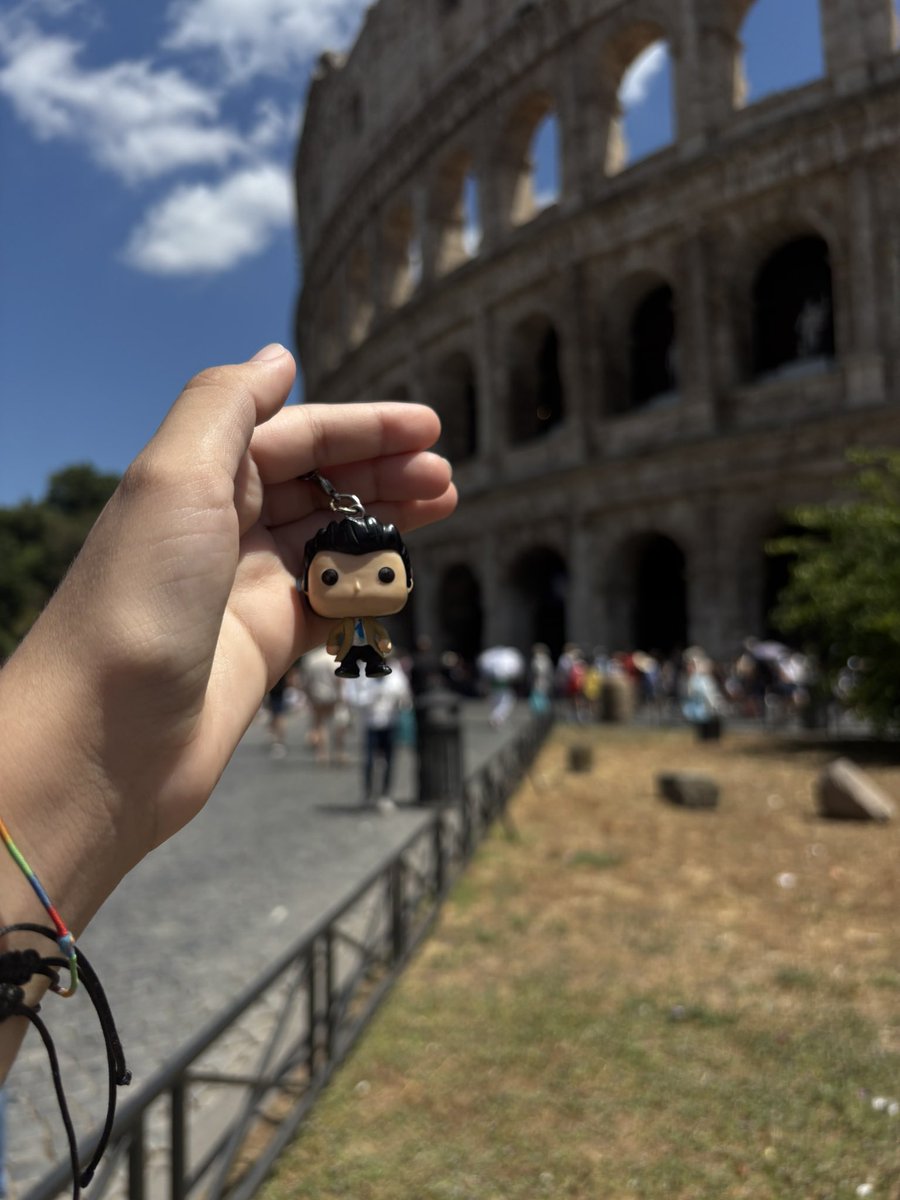 me and cas are in rome and we’re melting  and not bc dean is in the room with us 😔
