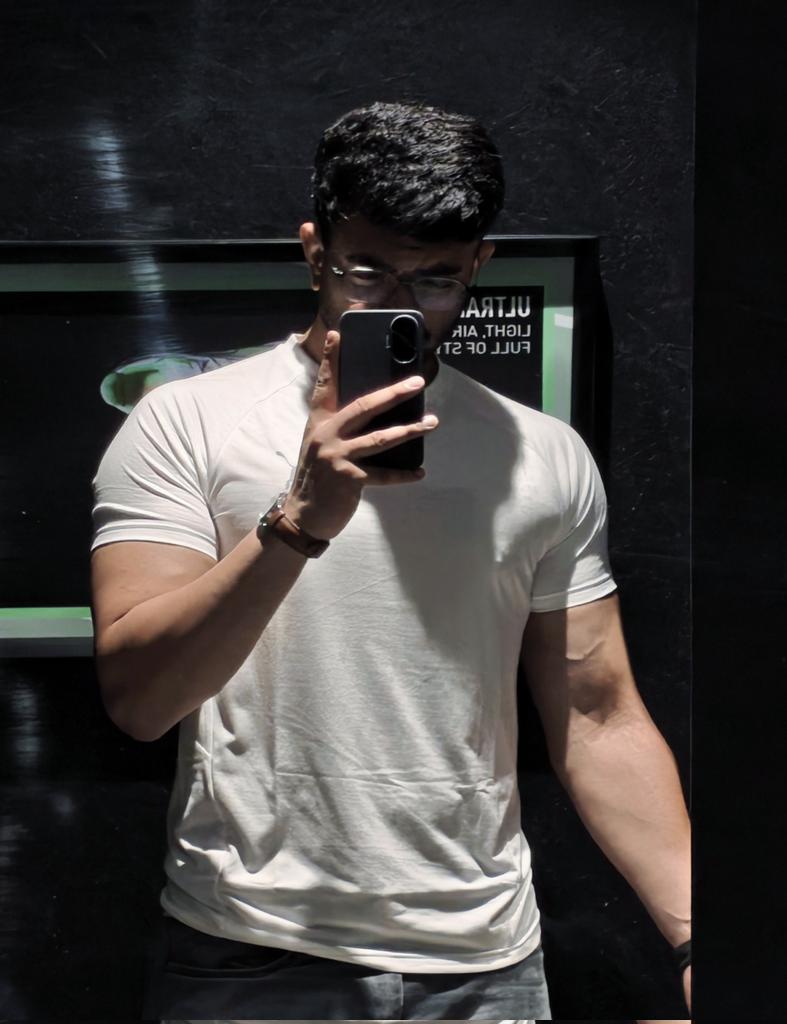 pushpaksaroop's tweet image. Pull-ups for the 6&apos;3&quot; mannequin frame.
Public service for the inner flame.
