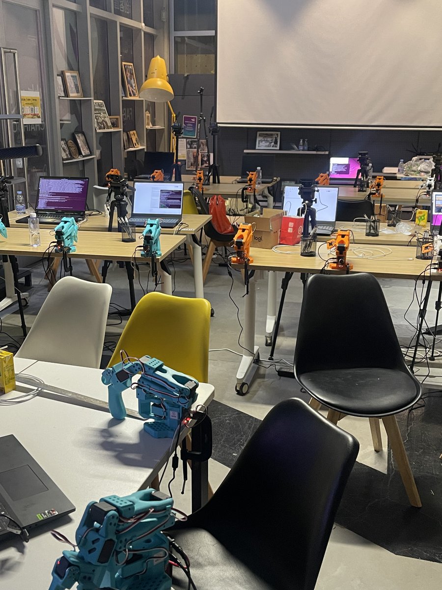 LuoHeather5723's tweet image. Photo taken at 2:32 AM on a Saturday—just had to capture the moment! We did something pretty cool… 15 #LeRobot SO101 arms connected to #IsaacSim, all running #GR00T N1.5. What's cooking here? 😜
#robotics #huggingface #simulation #sim2real