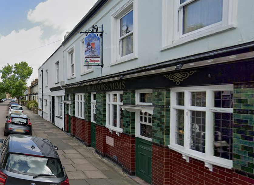 Teddington Nub News (@teddingtonnub) on Twitter photo A #Teddington pub has been included in The Telegraph's guide to the 500 best pubs in #England👏🍻
READ MORE⬇️
teddington.nub.news/news/local-new… A #Teddington pub has been included in The Telegraph's guide to the 500 best pubs in #England👏🍻
READ MORE⬇️
teddington.nub.news/news/local-new…