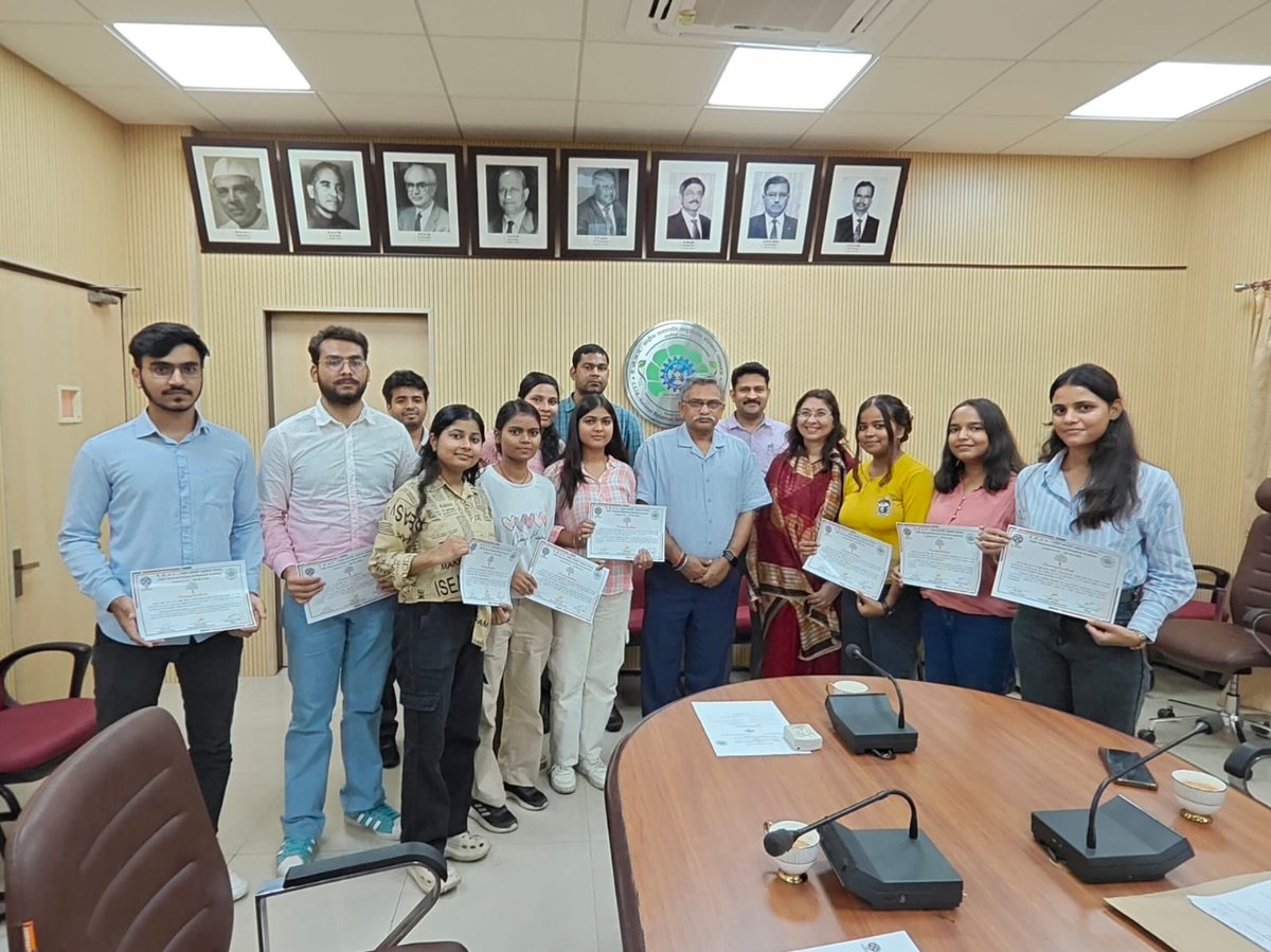 csirnbrilko's tweet image. A one-month-long Skill Development Programme on ‘Certificate Course on Plant Molecular Biology Techniques' during 12 June 11 July 2025 was organised by NBRI under the aegis of @CSIR_IND @CsirSkill. 09 students from different institutes were participated in the prog.@akshasany