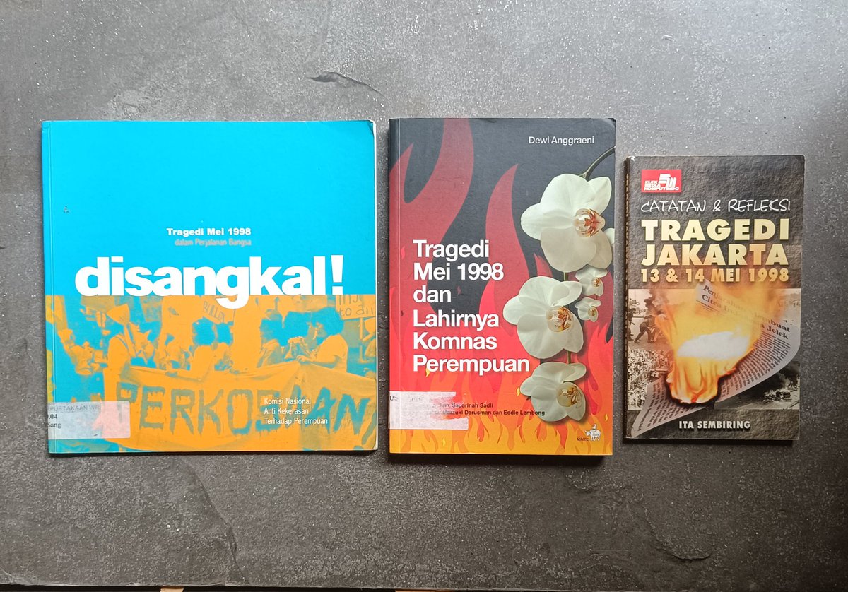 Dijual ! 

Buku-buku sebagai berikut, harga bisa tanya2 aja di dm.