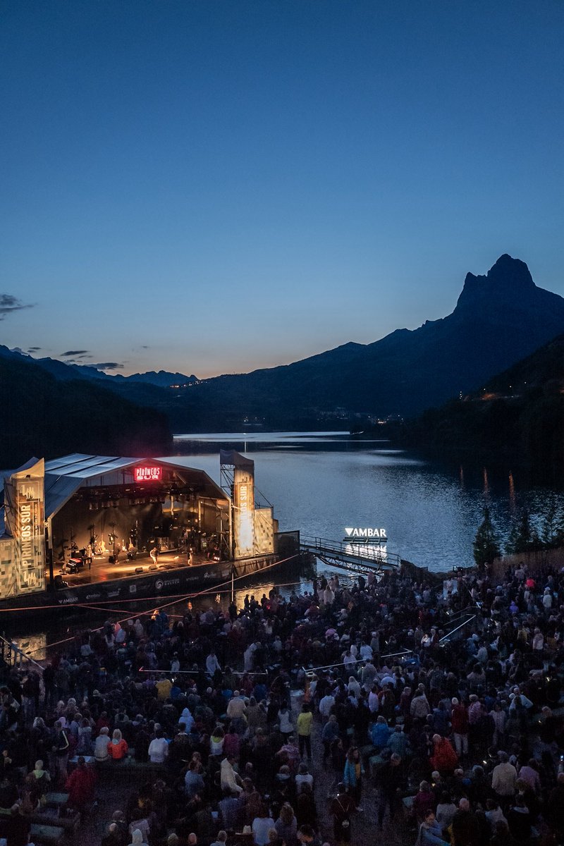 ✨ La primera jornada de #PirineosSur ha sido mágica. Música, paisaje y emoción en estado puro.

Esta semana:
• Miércoles: Manu Chao (ÚLTIMAS ENTRADAS)
• Viernes: Delaporte + Juanjo Bona
• Sábado: Amaia + Valeria Castro
• Domingo: Viva Suecia + Ultraligera 

#PirineosSur2025