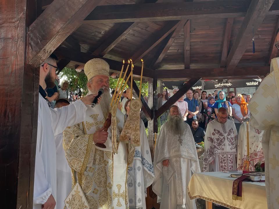 DecaniMonastery's tweet image. Feast Day at Zočište #Monastery: Saints Cosmas and Damian Gather the Faithful in Prayer and Hope
The Zočište Monastery, dedicated to the Holy Unmercenaries Saints Cosmas and Damian, celebrated its patronal feast with great solemnity, faith, and a spirit of renewal. The Divine…